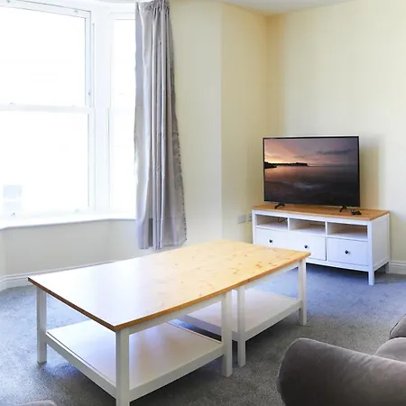 Newborough Apartments By Stay In Scarborough Apartmán *