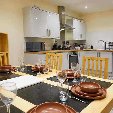 Newborough Apartments By Stay In Scarborough *
